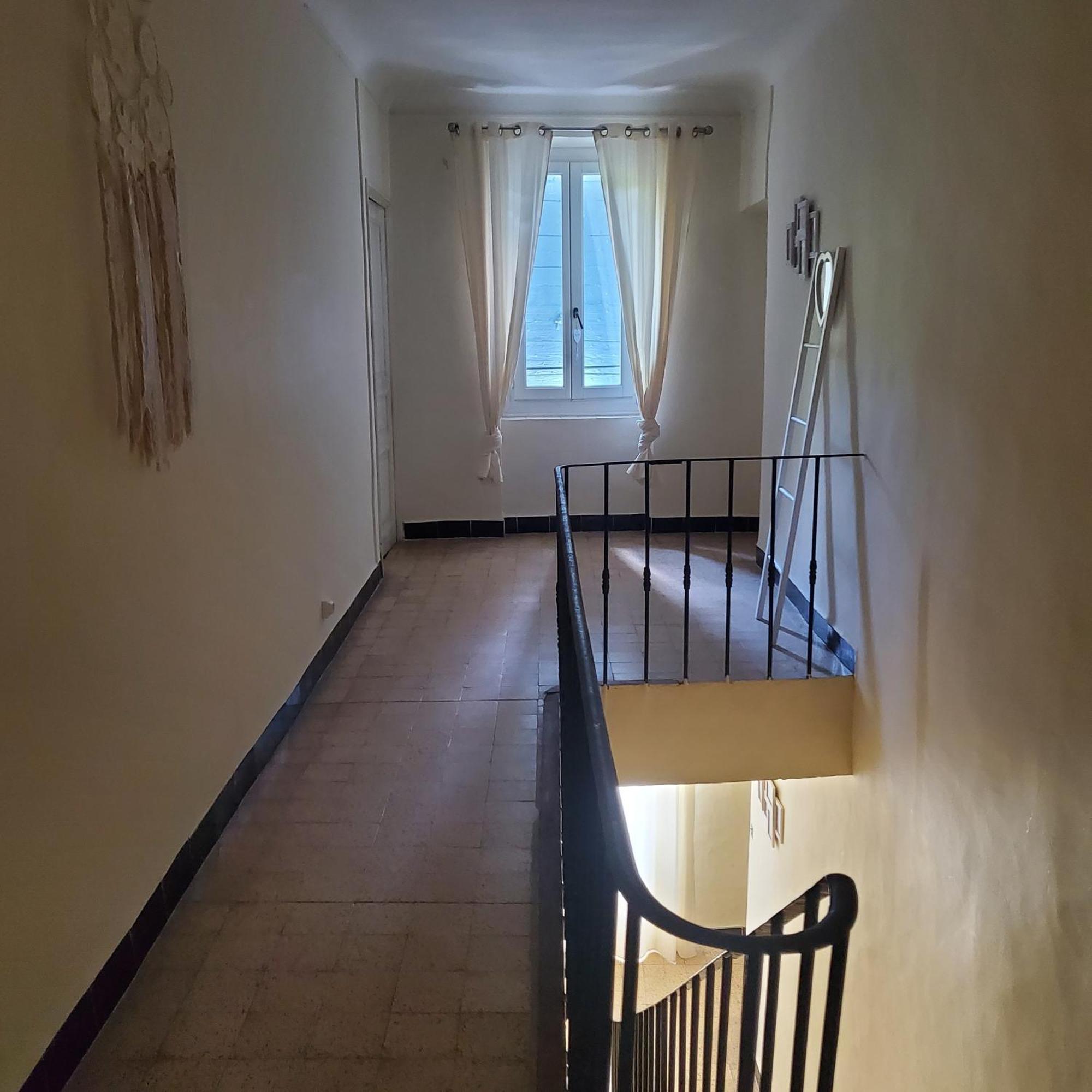 Céreste La Maison Bleue מראה חיצוני תמונה