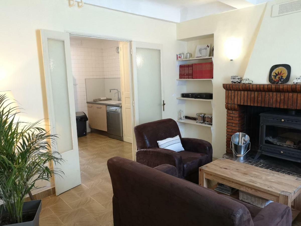 Céreste La Maison Bleue מראה חיצוני תמונה