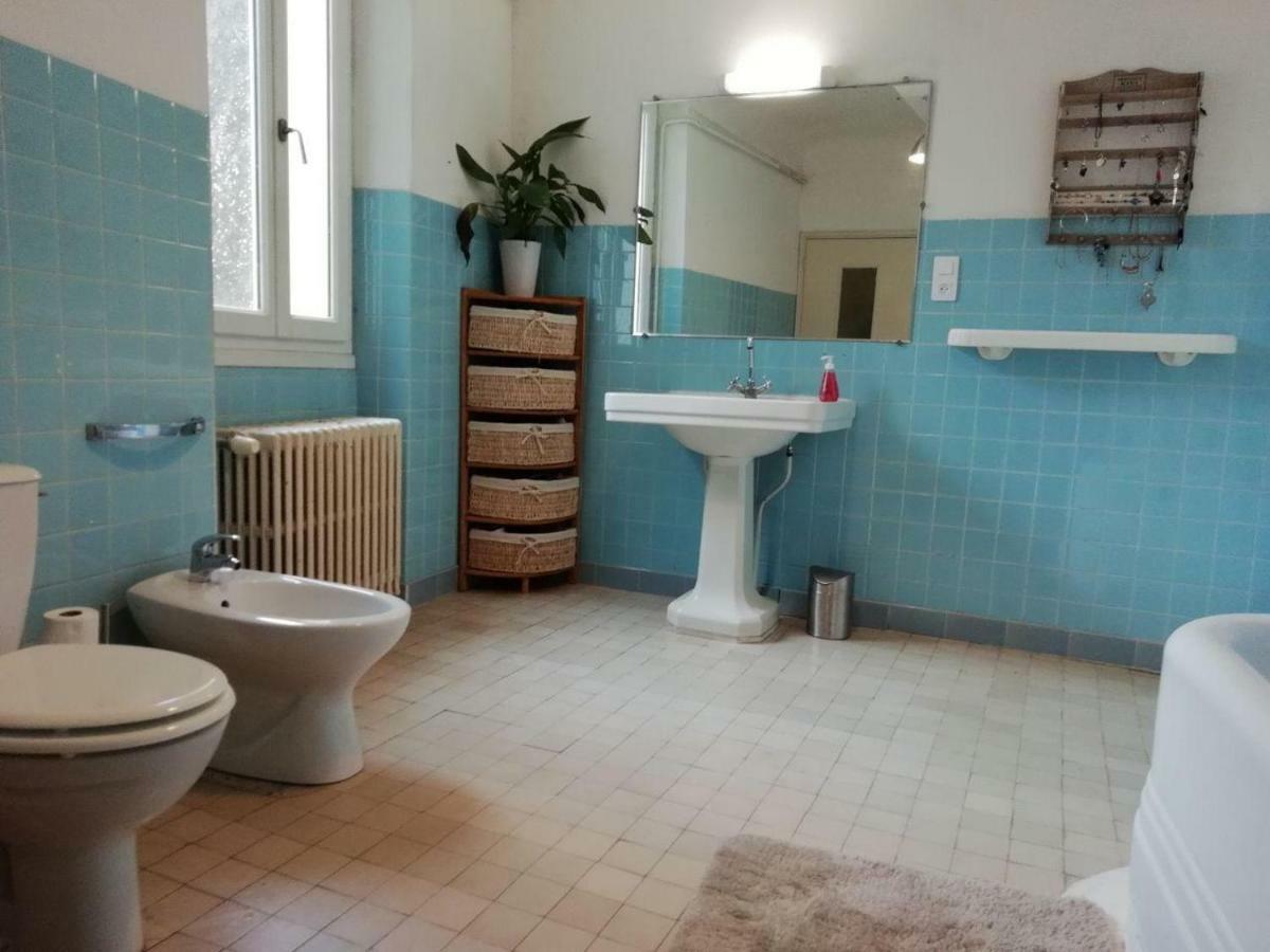 Céreste La Maison Bleue מראה חיצוני תמונה