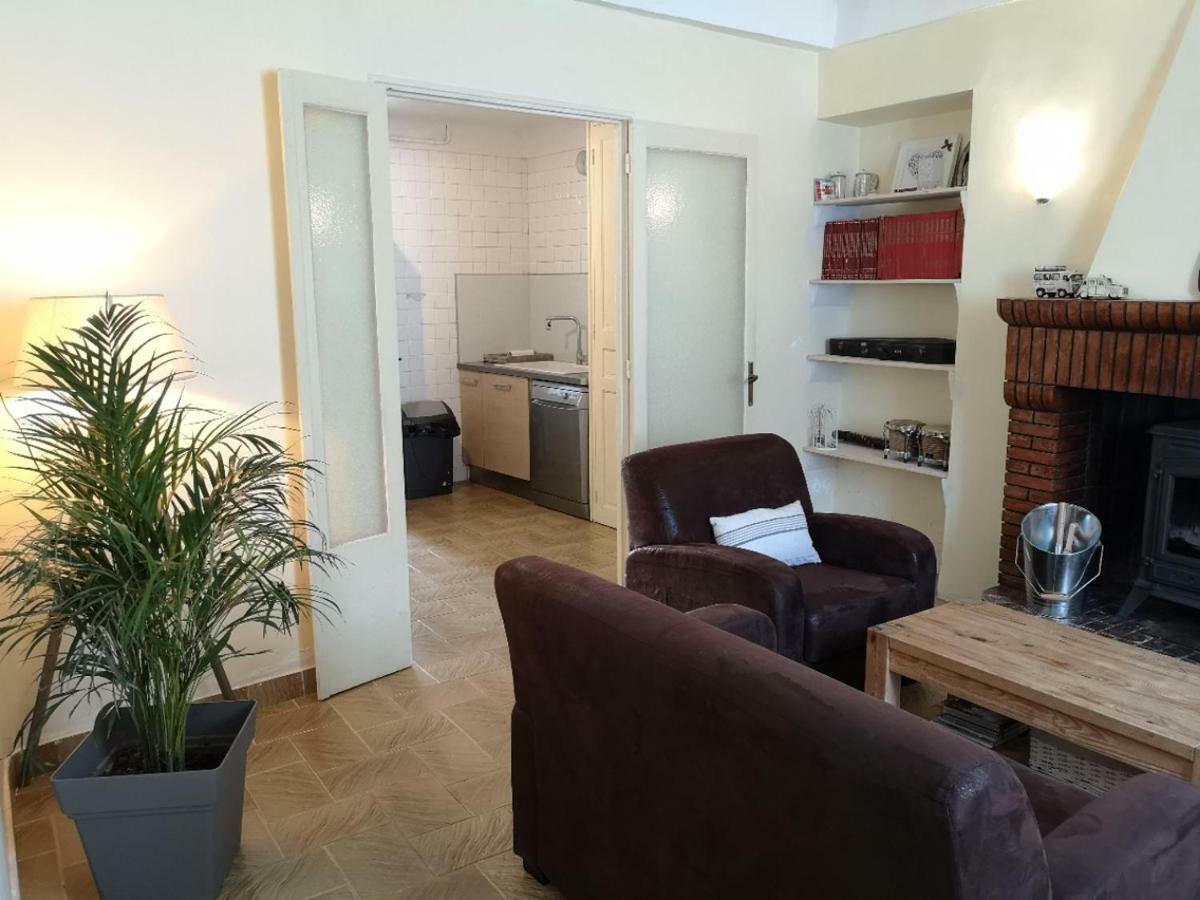 Céreste La Maison Bleue מראה חיצוני תמונה
