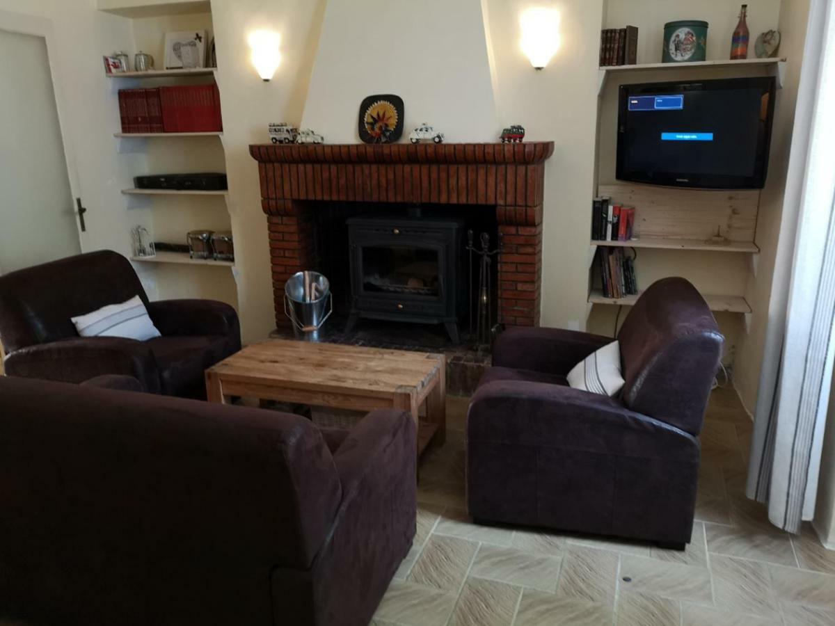 Céreste La Maison Bleue מראה חיצוני תמונה