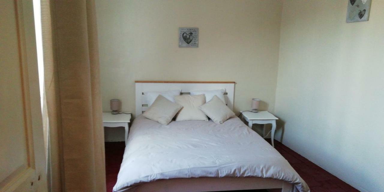 Céreste La Maison Bleue מראה חיצוני תמונה