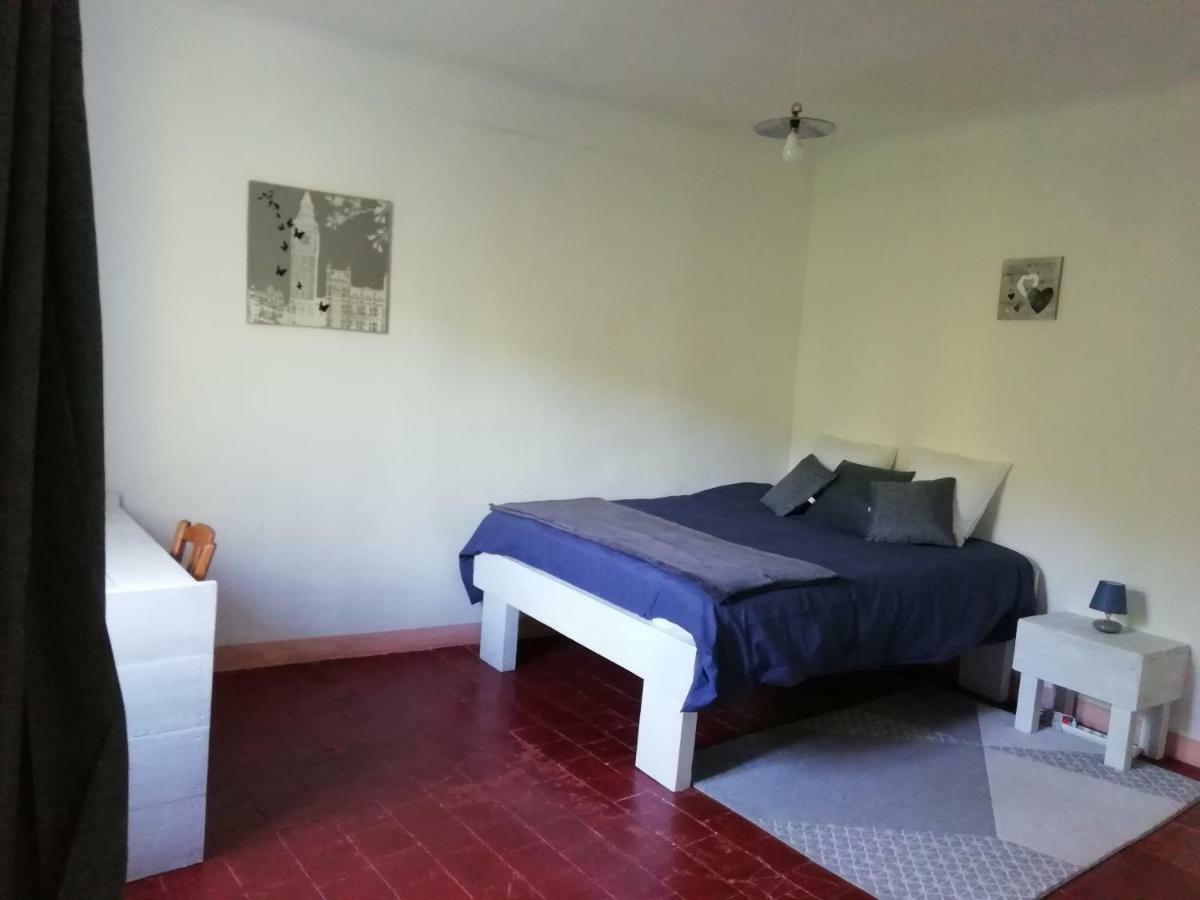 Céreste La Maison Bleue מראה חיצוני תמונה