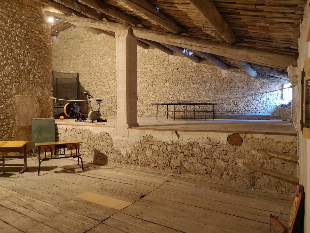 Céreste La Maison Bleue מראה חיצוני תמונה